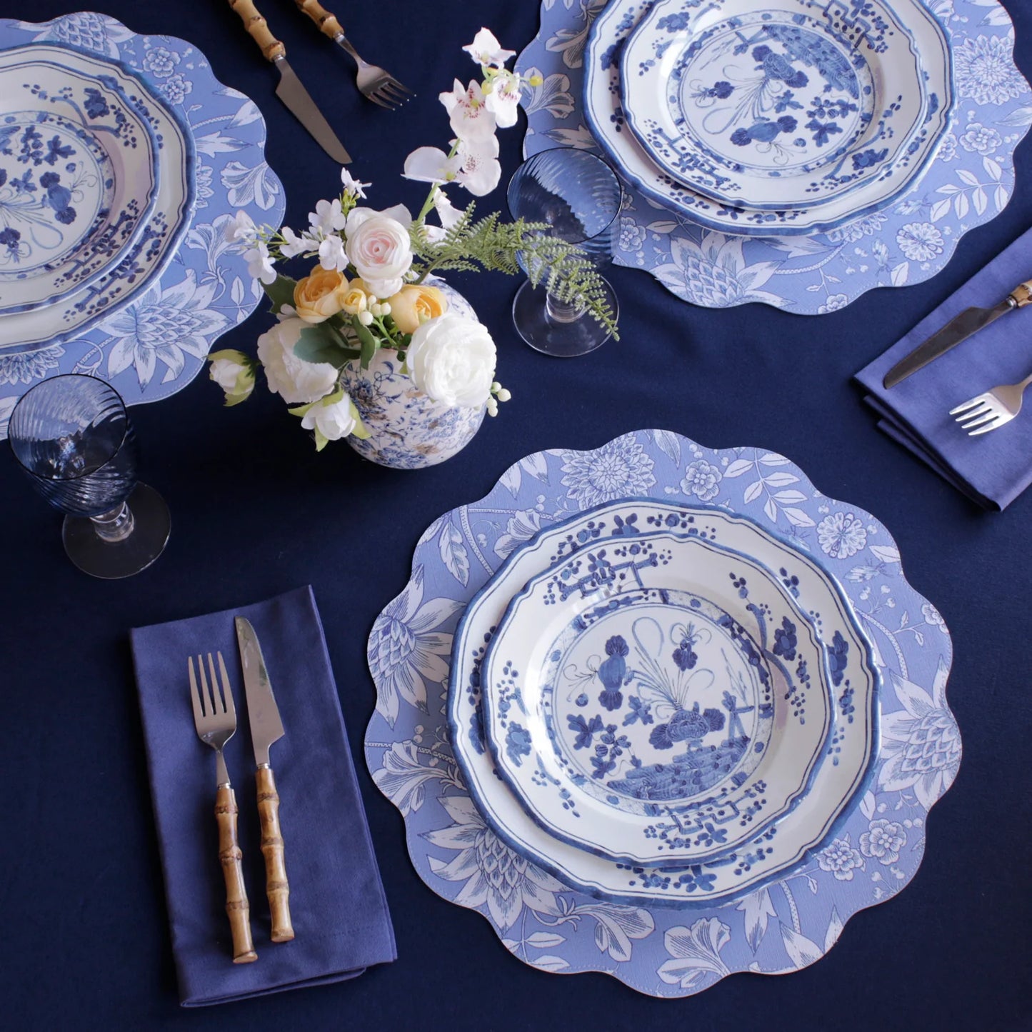 Beatriz Ball VIDA Faenza 9" Salad Plate White and Blue