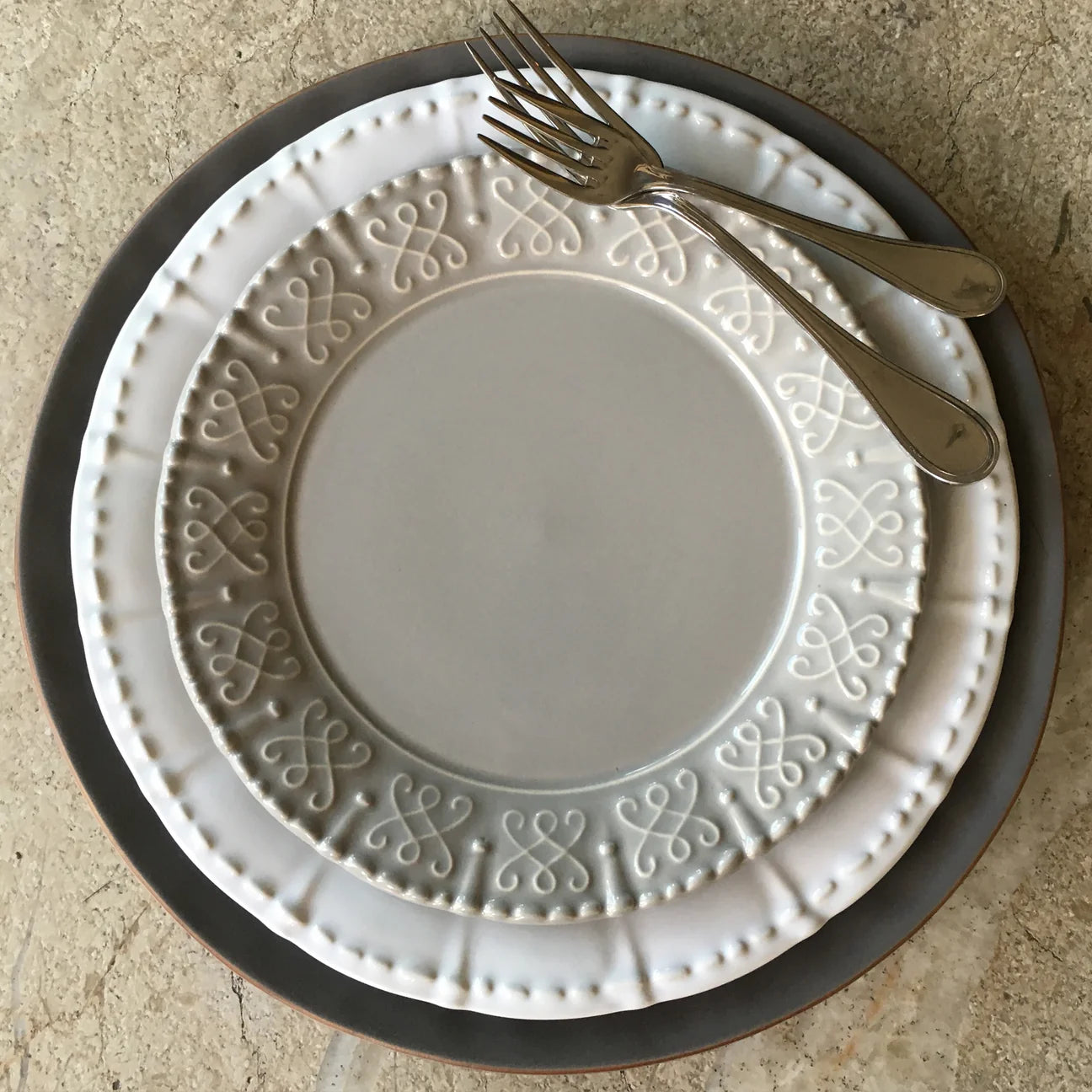 Skyros Historia Dinner Plate Paperwhite