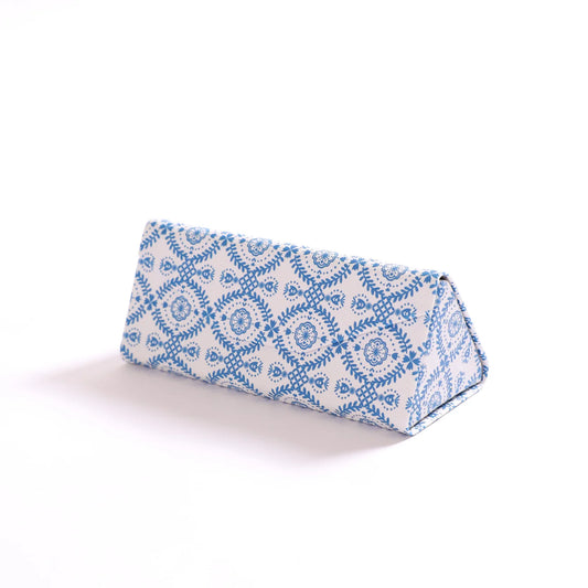 Top It Off Printed Sunglasses Case: Blue Floral Lace