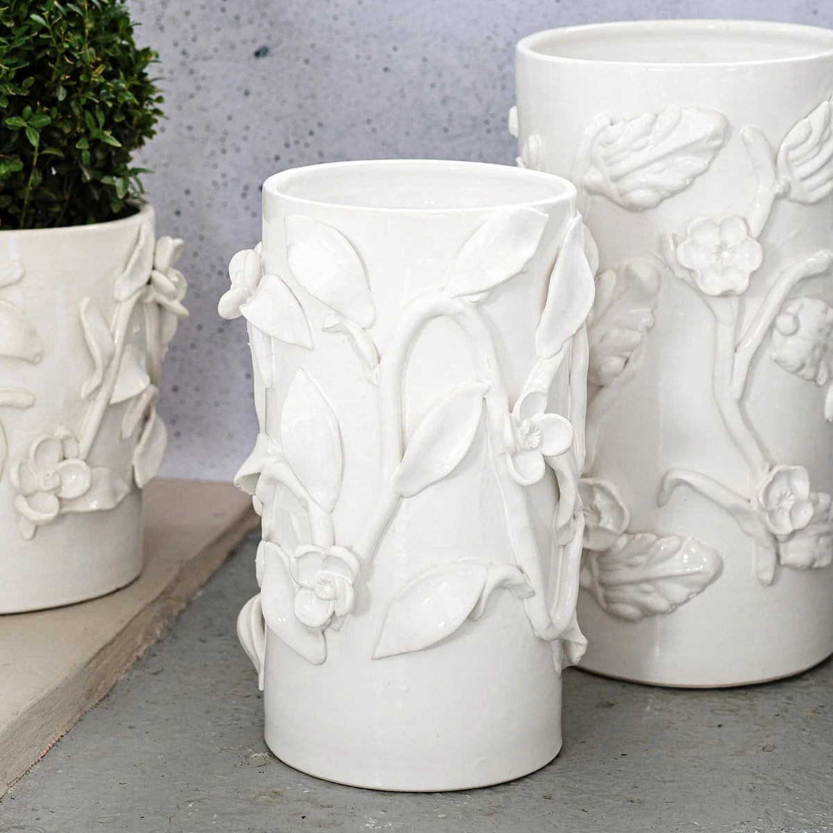 Vietri Bougainvillea Garden White Medium Cachepot