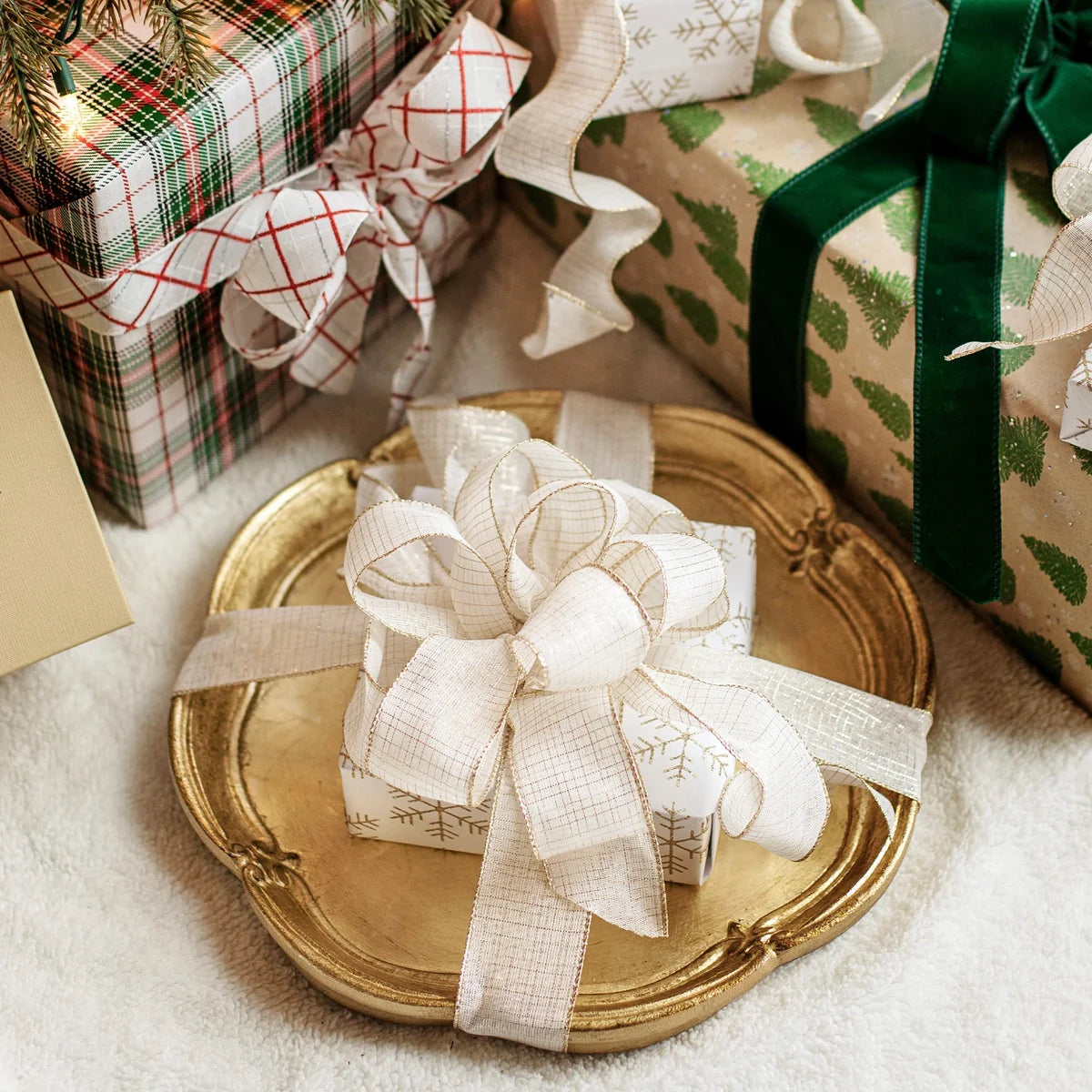 Vietri Florentine Wooden Accessories Gold Medium Round Tray