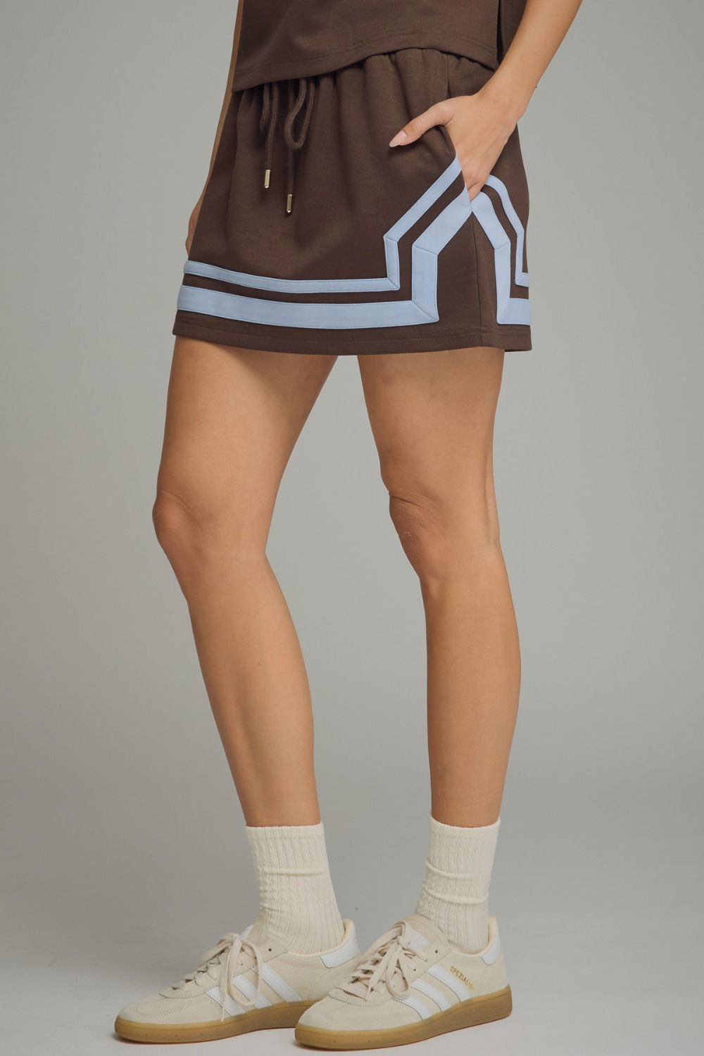 Café Lounge Skirt