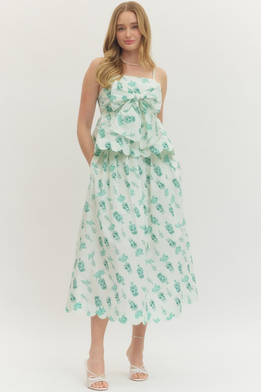 Porcelain Garden Scalloped Top